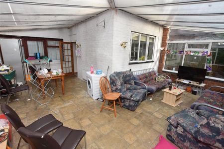 6 bedroom house to rent - Photo 3