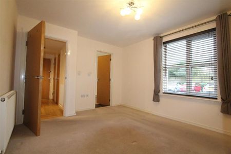 2 bedroom flat to rent - Photo 4