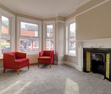3 bedroom end of terrace house to rent - Photo 1