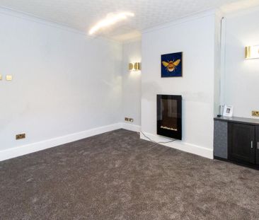 2 bedroom end of terrace house to rent - Photo 2