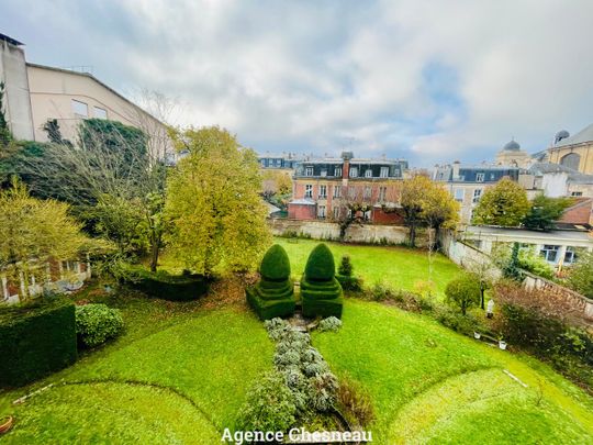 Appartement • Notre Dame - Photo 1