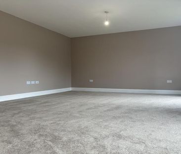 3 Bedroom Apartment To Let - Photo 6