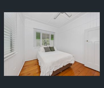 HIGHSET STUNNER - UP TO 9 MONTH LEASE ONLY - Photo 4