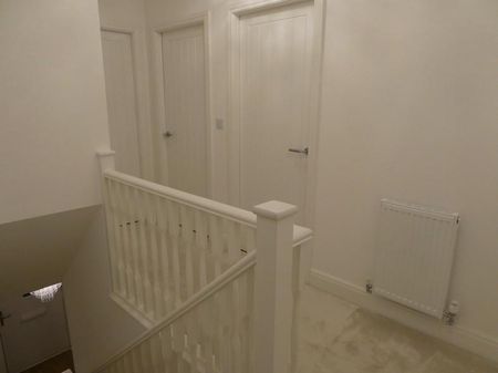 3 bedroom semi-detached house to rent - Photo 5
