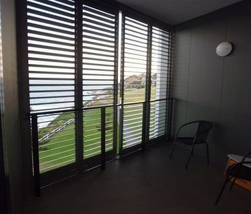 Lovely, air-conditioned apartment enjoying stunning coastal views. - Photo 4