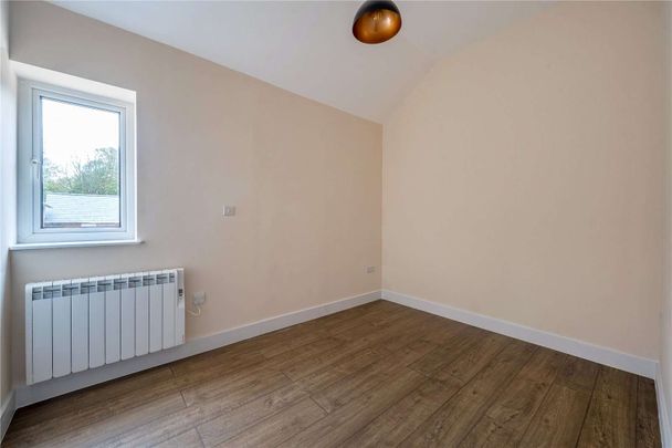 Two-bedroom barn cottage in rural Hamptworth, on the edge of the New Forest. - Photo 1