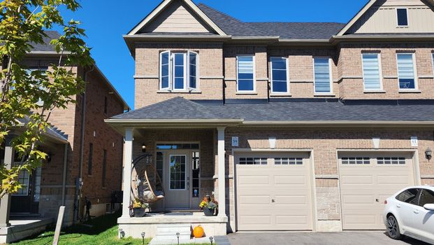 For Lease - 59 Copperhill Heights, Barrie, Ontario - Photo 1