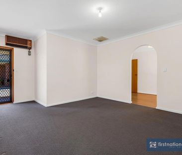TWO BEDROOM UNIT CONVENIENTLY LOCATED IN WESTERN SUBURBS - Photo 2