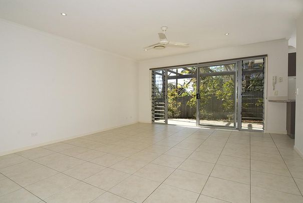 Contemporary Living in the Heart of Cooroy - Photo 1