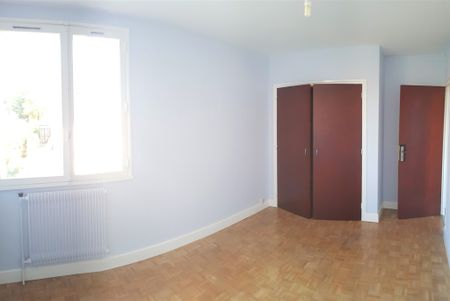 A LOUER - BOURGES - T3 DE 63.57M² avec garage, cave et balcon - Photo 2