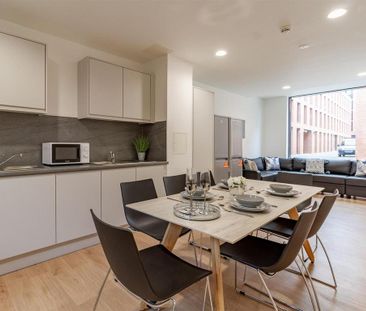 1 bedroom in a flat share to rent - Photo 3