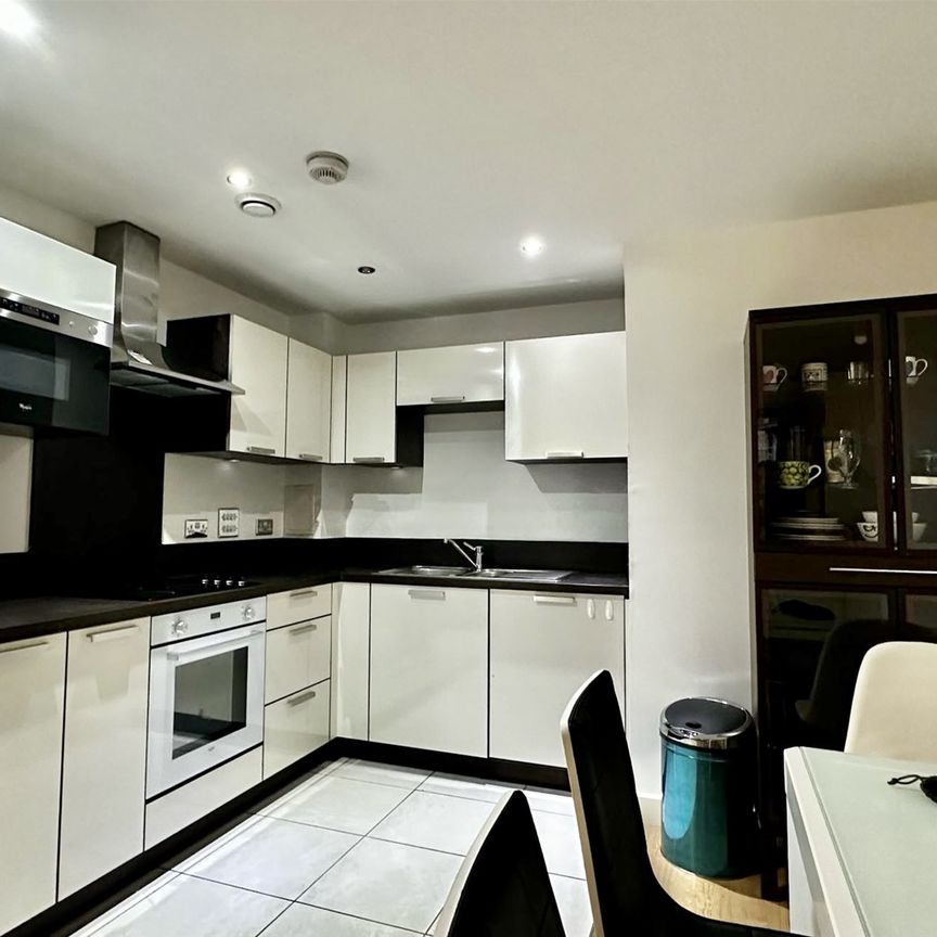 Albatross Way, London - Photo 1