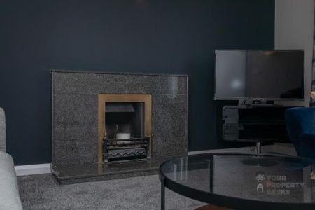 Room 2, 16 Robbs Road, Belfast, BT16 2NA - Photo 3