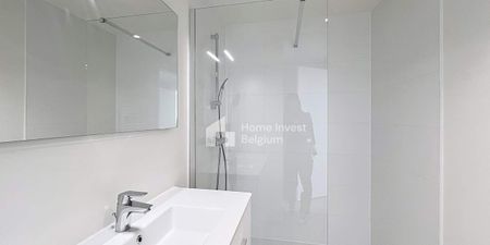 Appartement te huur in Anderlecht voor € 2.200 met 4 slaapkamers - Photo 4