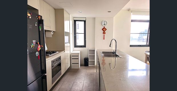 Fully Furnished 2-bedroom Mirvac Apartment - Photo 1