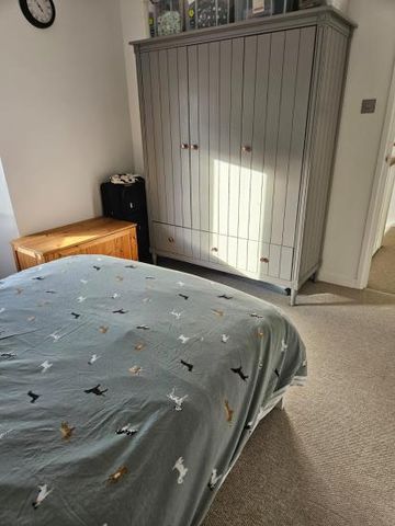 Spacious Double Room with Private Bathroom in Charming Cottage and with Access to Garden - Photo 3