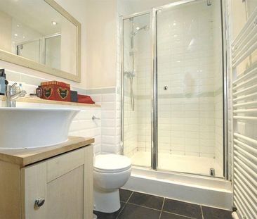 2 bedroom apartment to rent - Photo 6