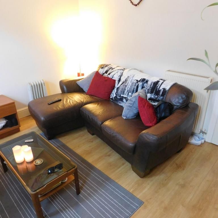 4 bedroom terraced house to rent - Photo 1