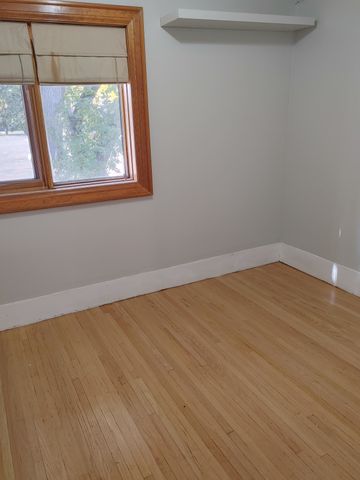 1937 TORONTO 3 BEDROOMS - Photo 4