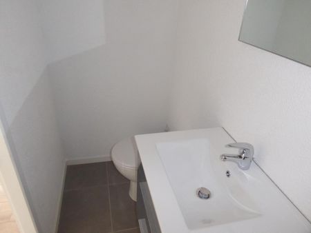 Location Appartement 1 pièce 16m² AUBENAS 07200 - Photo 5