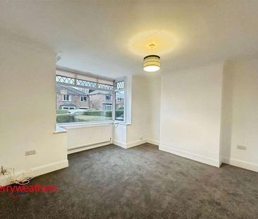 Flat Lane, Whiston, Rotherham, S60 - Photo 1