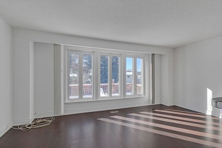 For Lease - 37 Banner Crescent, Ajax, Ontario - Photo 4