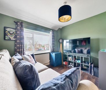 4 bedroom semi-detached house to rent - Photo 3