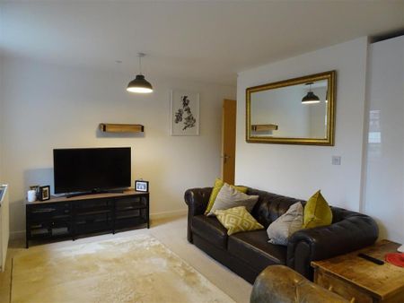 2 bedroom flat to rent - Photo 2
