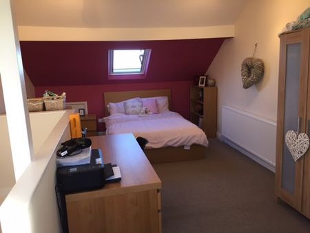 4 Bed Terraced House, Western Road, S10 - Photo 3