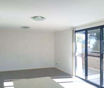 Spacious Two-Bedroom Home - Photo 1