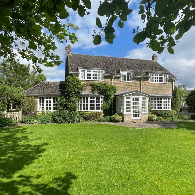 5 bedroom detached house to rent - Photo 1