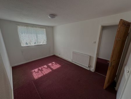 3 Bed Semi-Detached House, Medway Close, CR0 - Photo 5