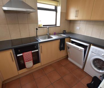 4 bedroom house to rent - Photo 2