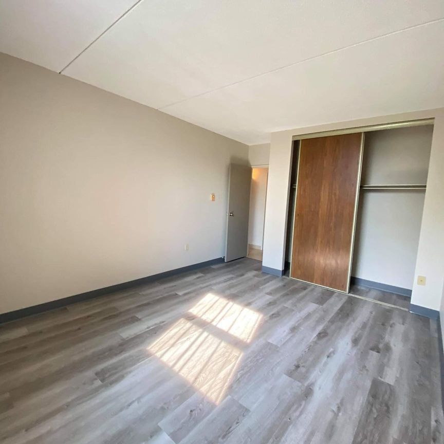 Manitoba, 505 Rouge Road, R3K 1Y3, Winnipeg - Photo 1