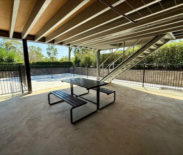 BRAND NEW PRIVATE GRANNY FLAT OVERLOOKING ACREAGE!! - Photo 6