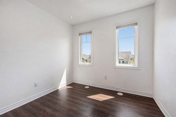 For Lease - 2427 Nutgrove Avenue, Barrhaven, Ontario - Photo 1