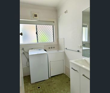 Fully Furnished 5 minutes walk to UQ - Photo 1