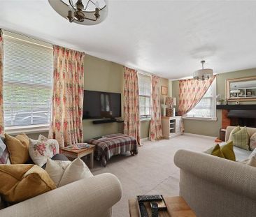 3 bedroom semi-detached house to rent - Photo 4