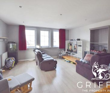 Britten Avenue, Basildon, SS14 - Photo 3