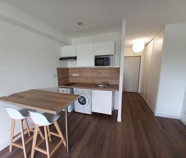 Location Appartement 1 pièce 24m² LA BRETAGNE 97490 - Photo 2