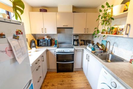 2 bedroom apartment to rent - Photo 5