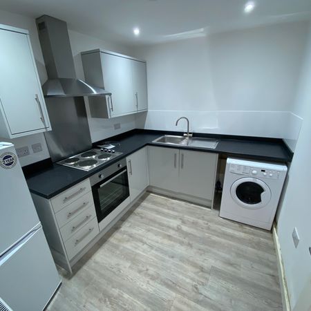 1 Bed Student Accommodation - Photo 3