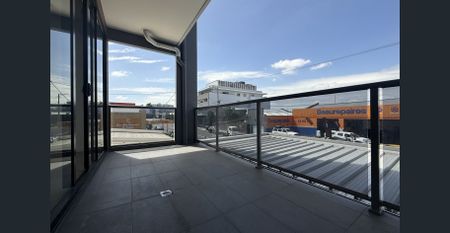 Modern Comfort and Convenience in the Heart of Preston - Photo 2