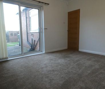 3 bedroom semi-detached house to rent - Photo 4