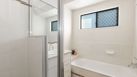 39 Raynesford Drive, Mount Louisa - Photo 3