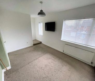 2 bedroom end of terrace house to rent - Photo 2