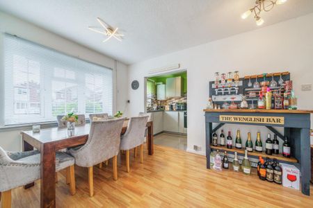 3 bedroom link detached house to rent - Photo 3