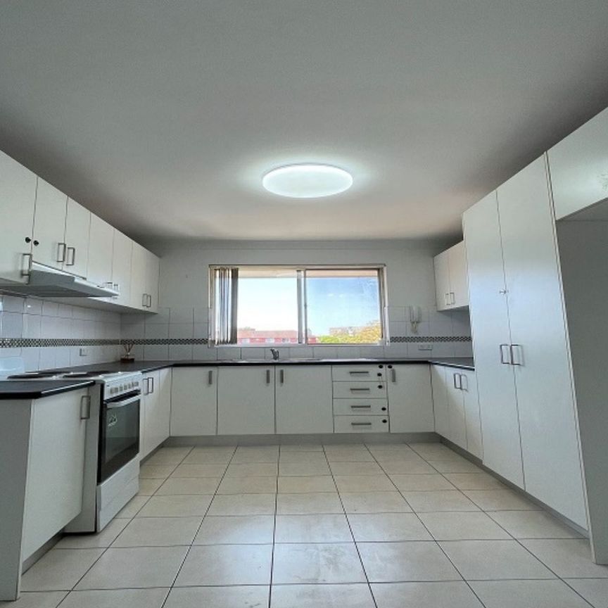 Renovated 2 Bedroom Unit in the Heart of Fairfield&excl;&excl;&excl; - Photo 1