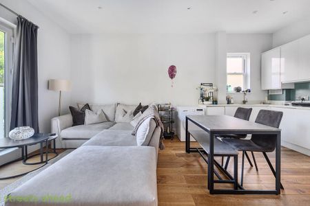 2 bedroom apartment to rent - Photo 4