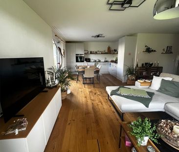 Moderne 3.5-Zimmer-Gartenwohnung mit gedecktem Sitzplatz - Photo 1